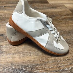 Stylish White and Gray Mens Sneakers